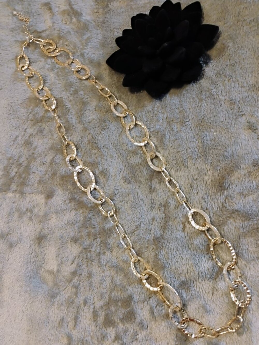 I am Gold Tone 14" Shiny Oval Hammered Link Chain Necklace